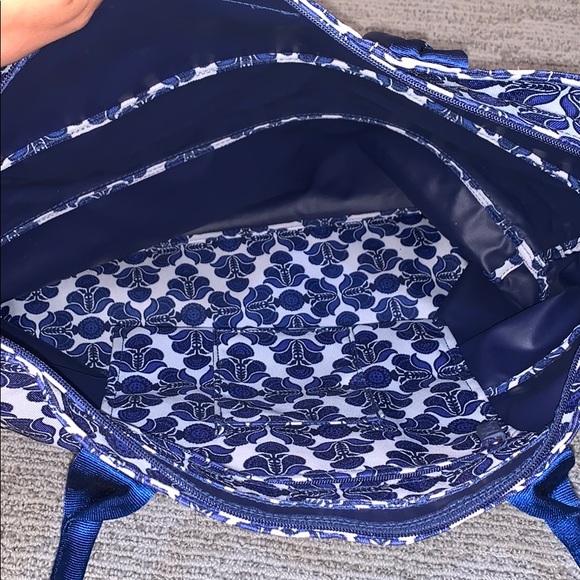 Vera Bradley Blue & White Expandable Bag - Picture 5 of 7